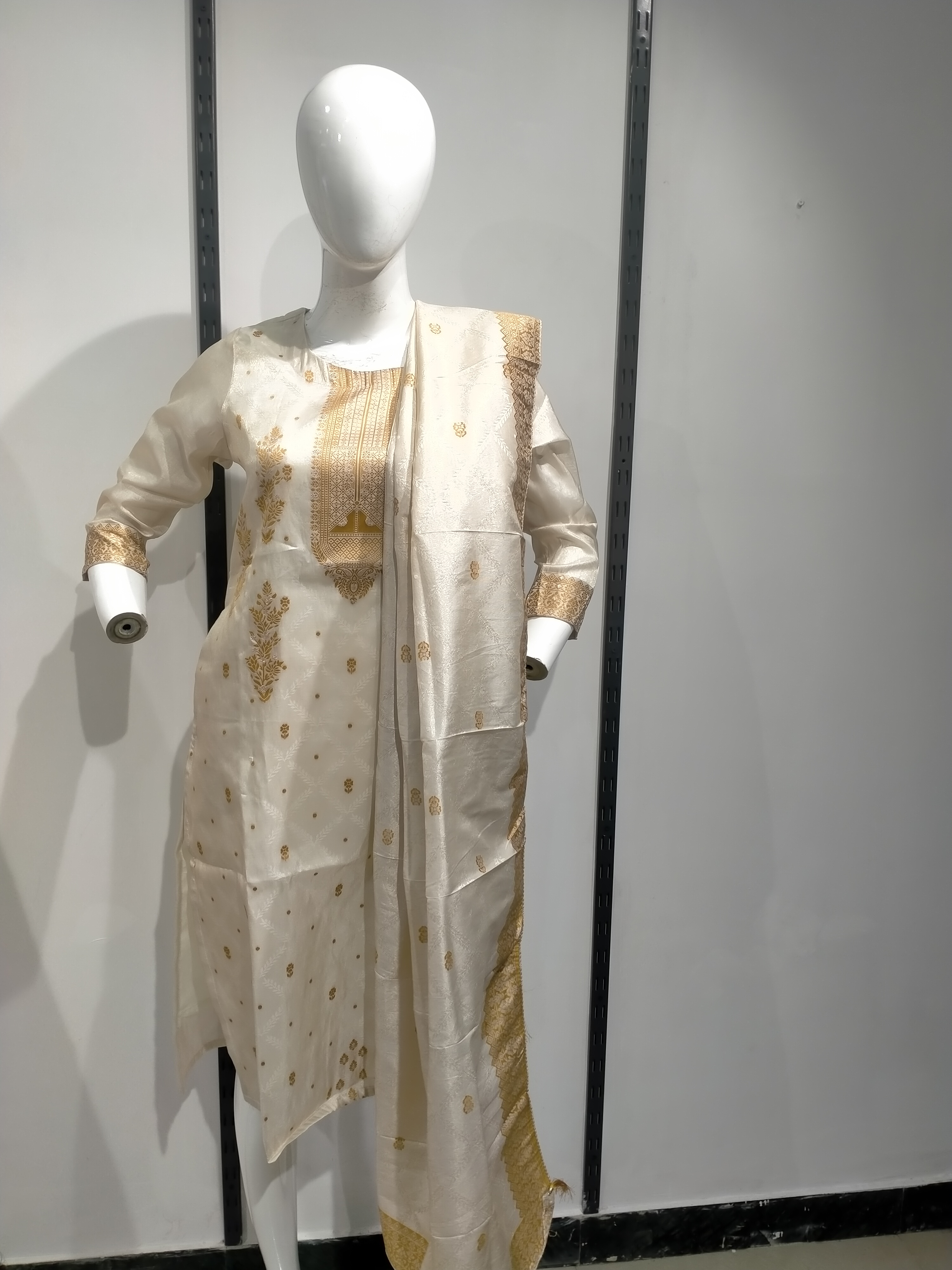Aarohi Heritage Bloom Kurtas Set