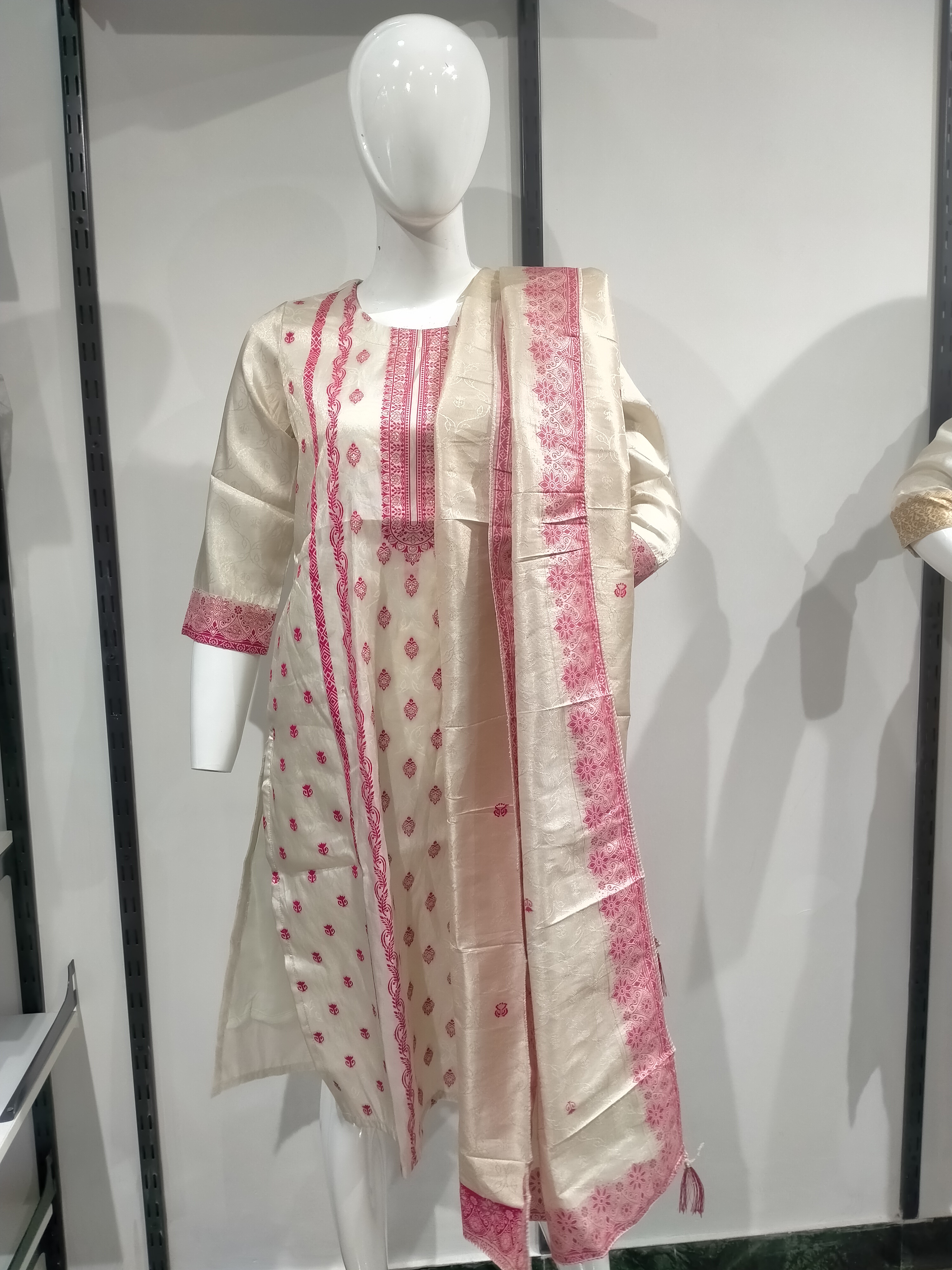 Aarohi Heritage Bloom Kurtas Set-Pink