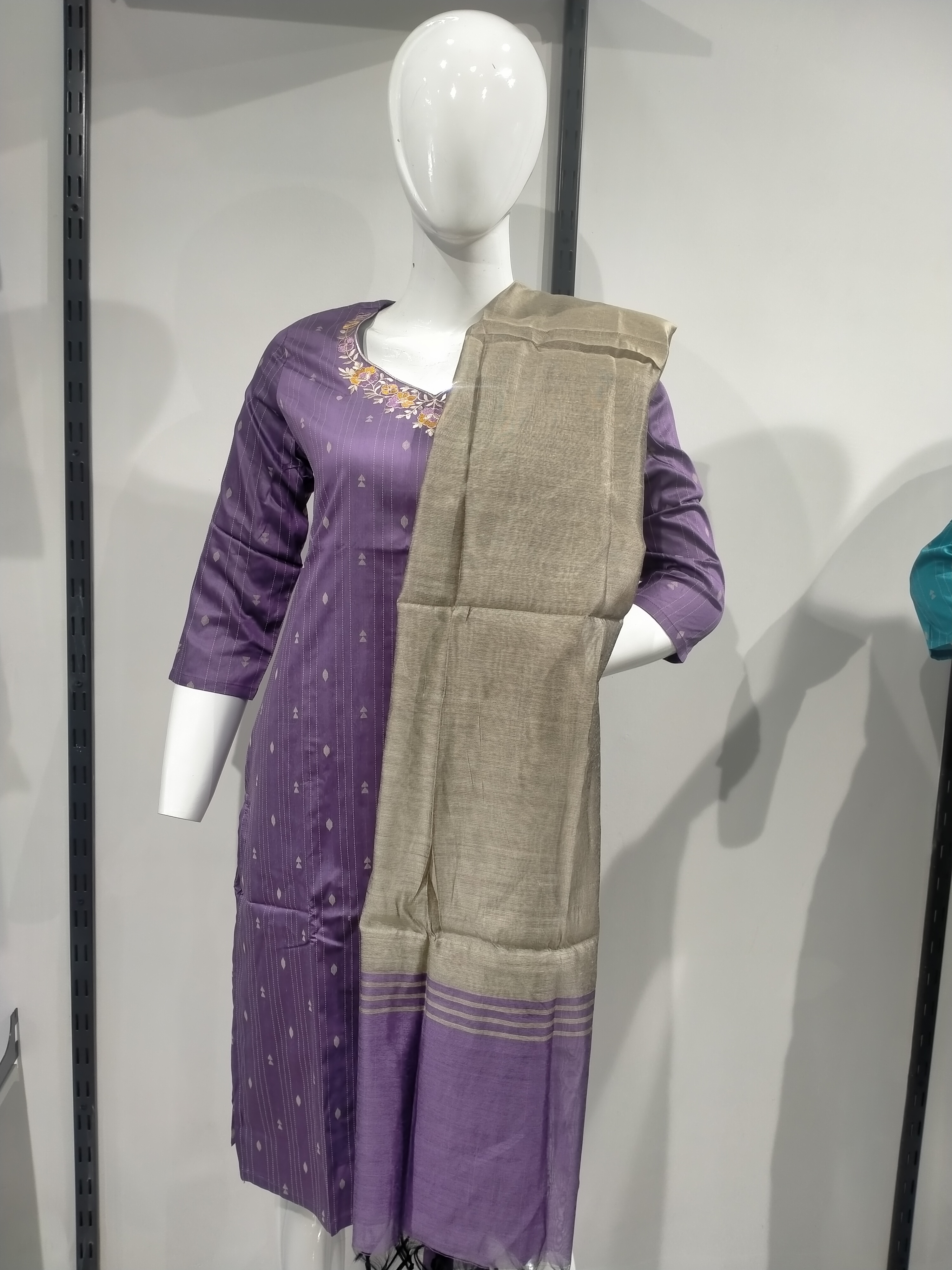 Aarohi Bloom Ethic Kurta