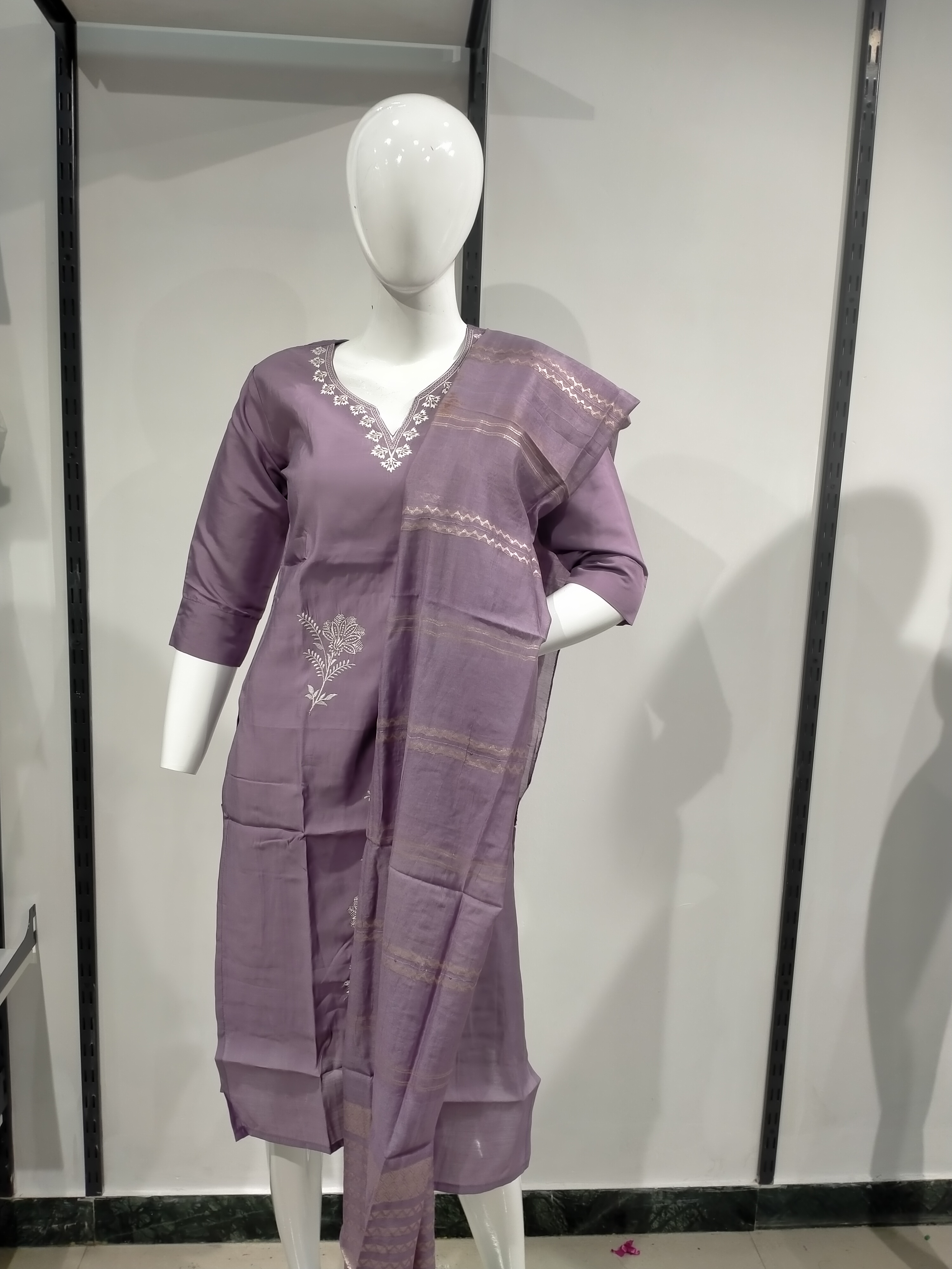 Lavender Floral Embroidered Kurta Set