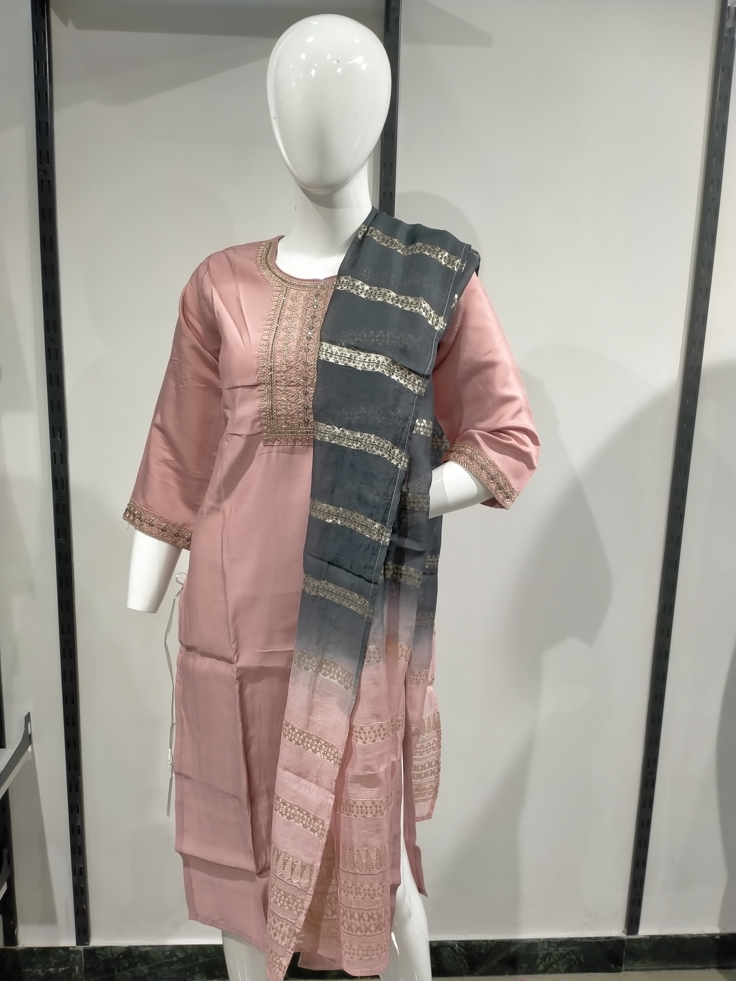 Vertical Panel Yoke Kurti