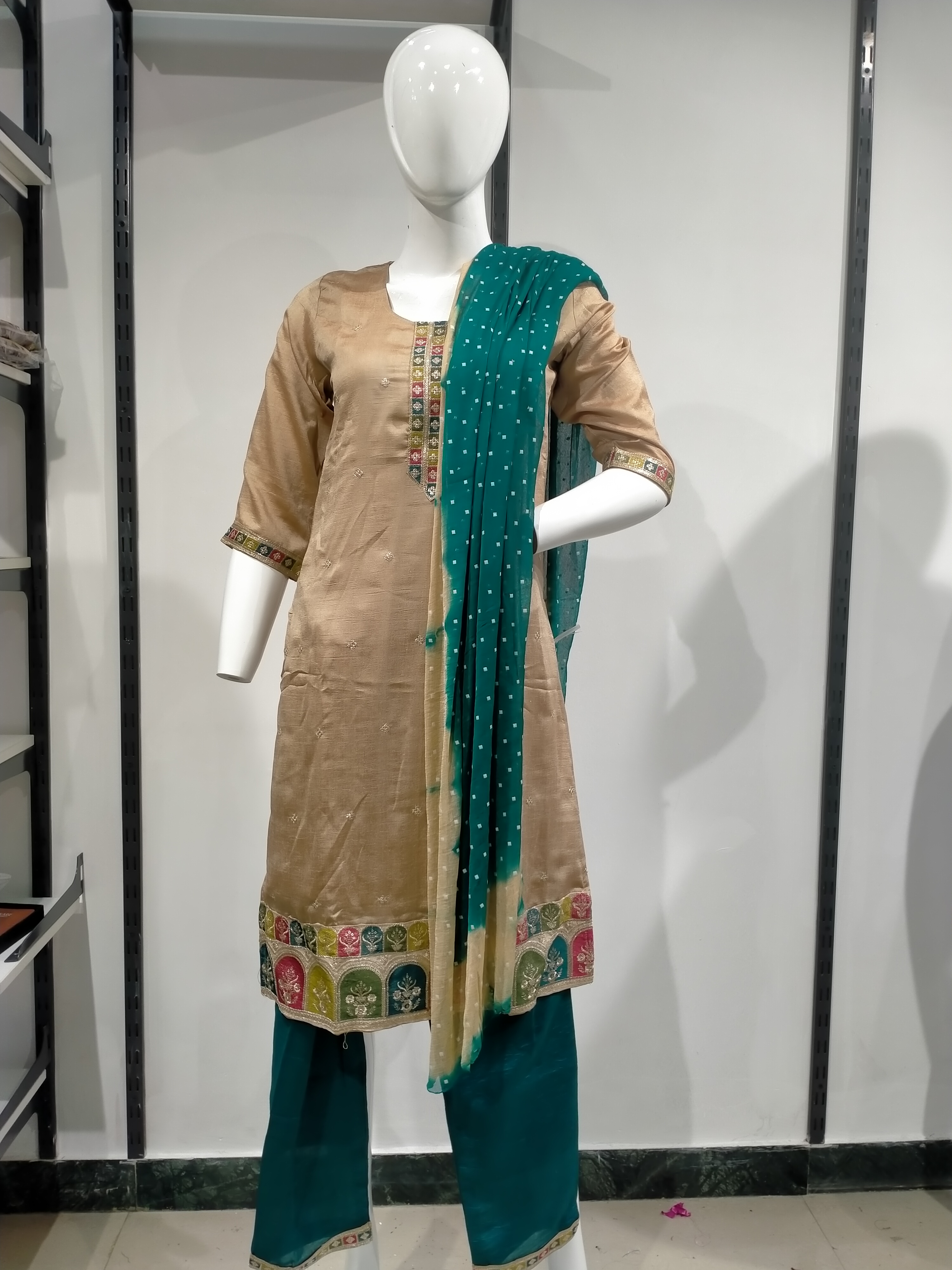 Noorani Chowk Kurti Set