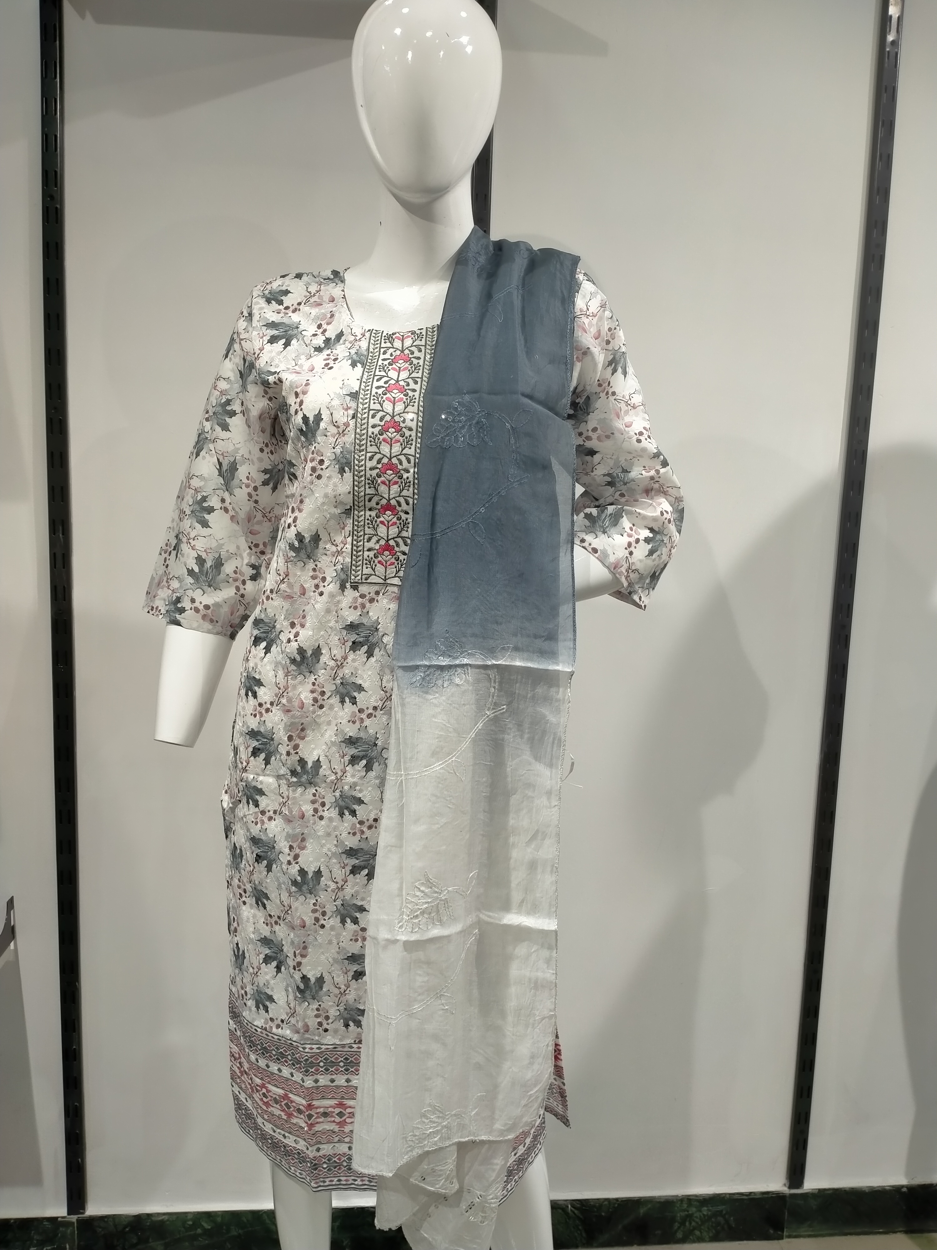 Kyra Bloom Kurta Set