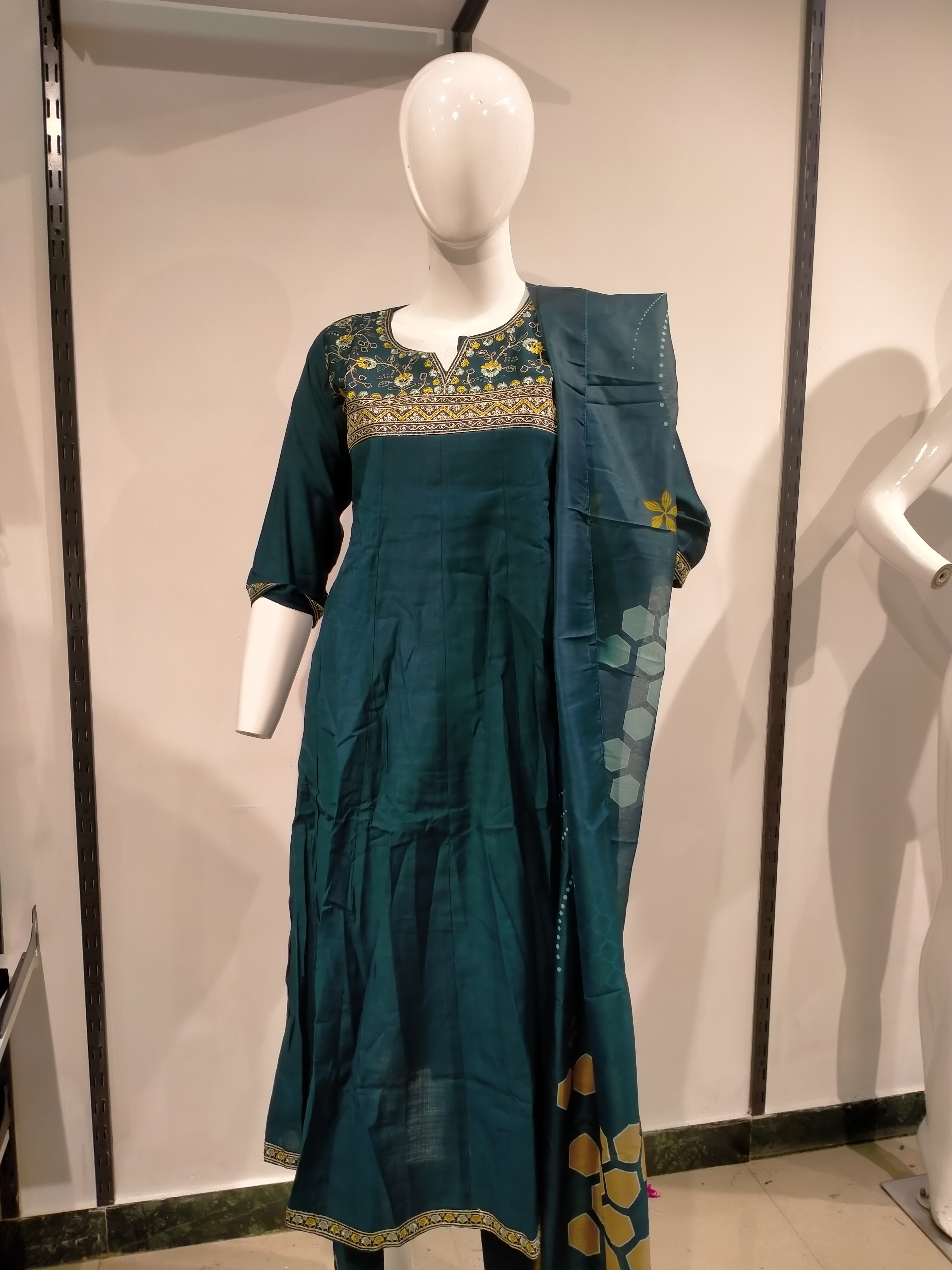Floral Zari Yoke Kurta Set (A Line)