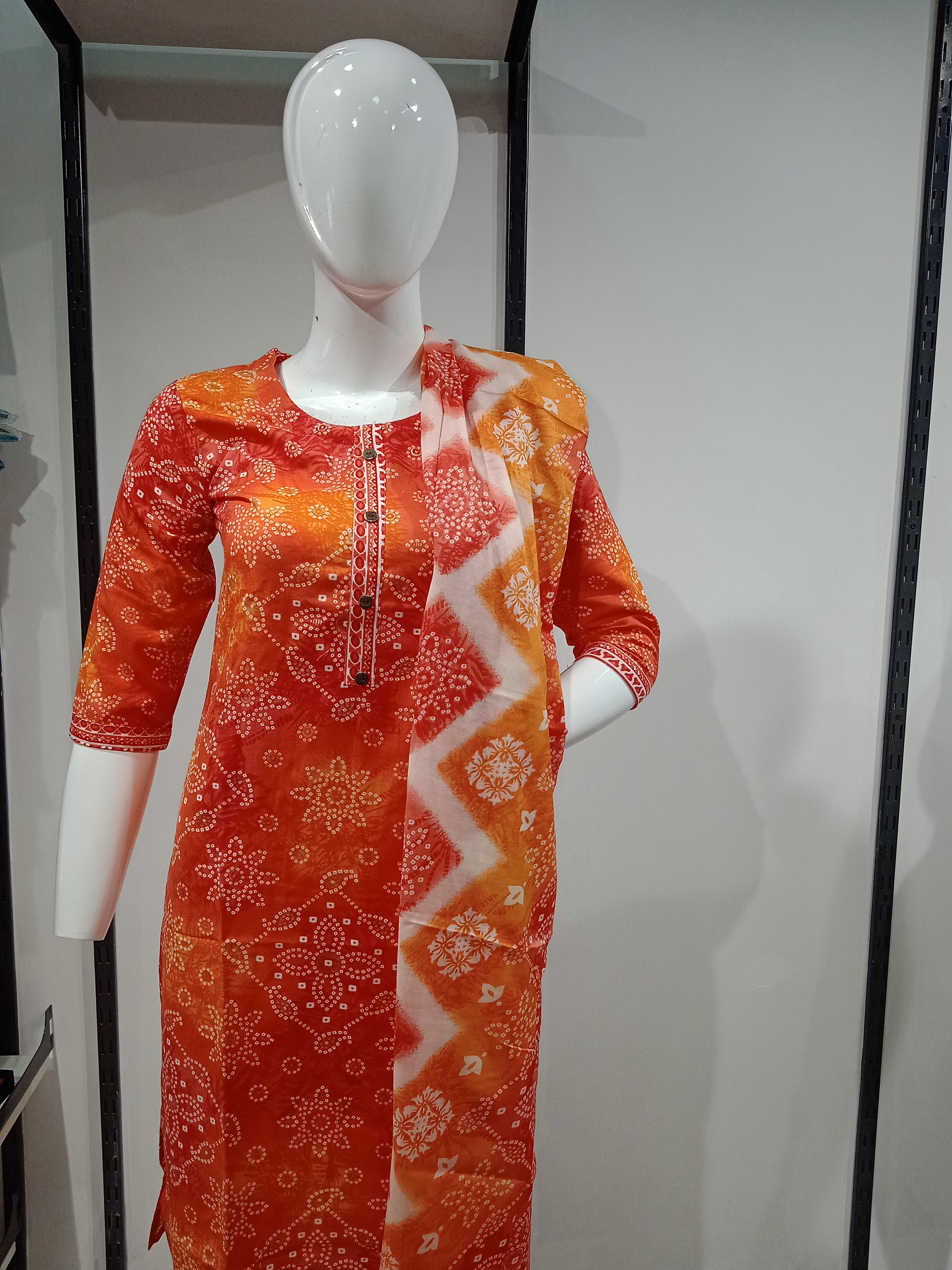 Tropical Lilly Kurtis