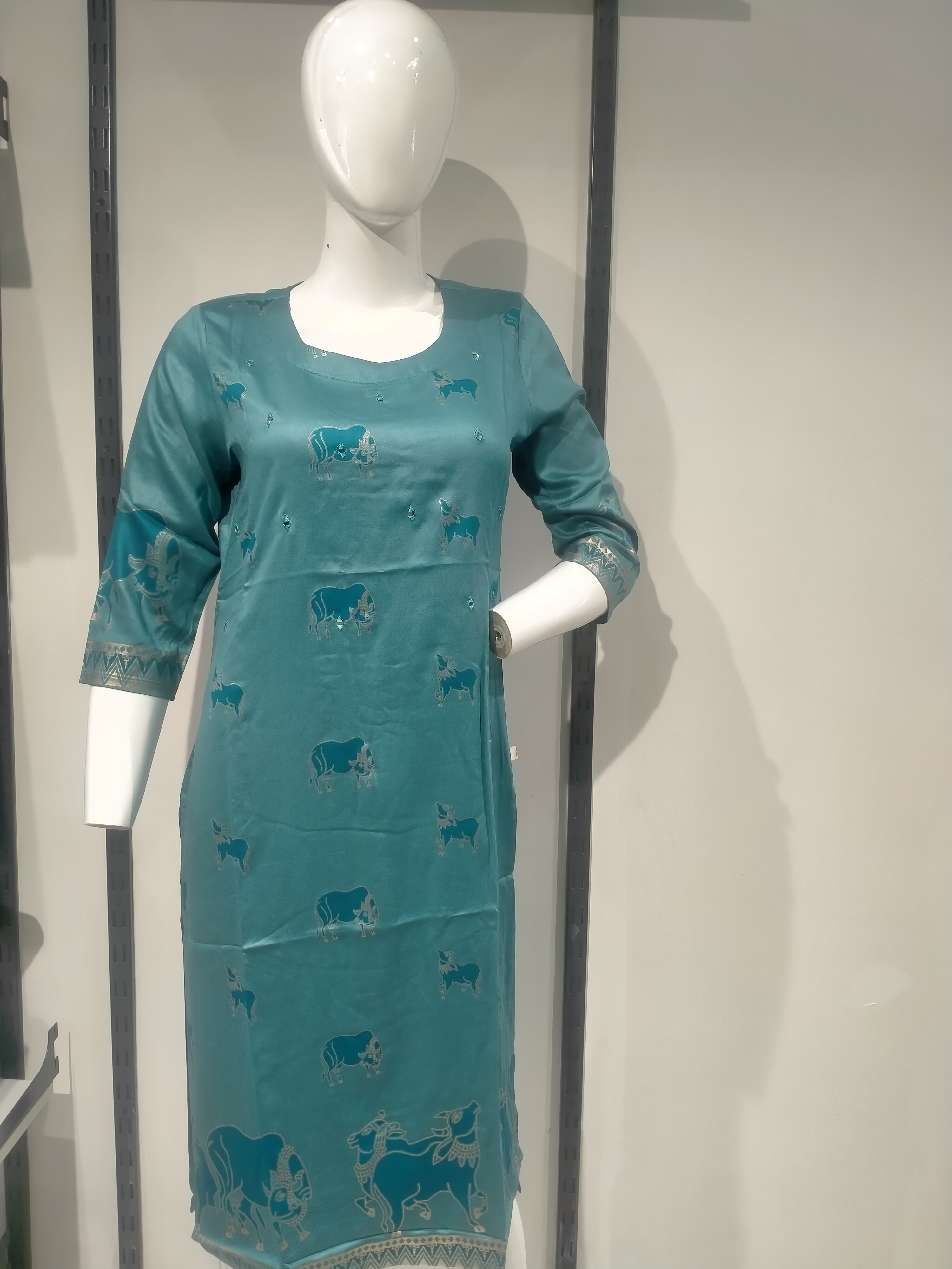 Aarohi Turquoise Nandi Motif Kurta