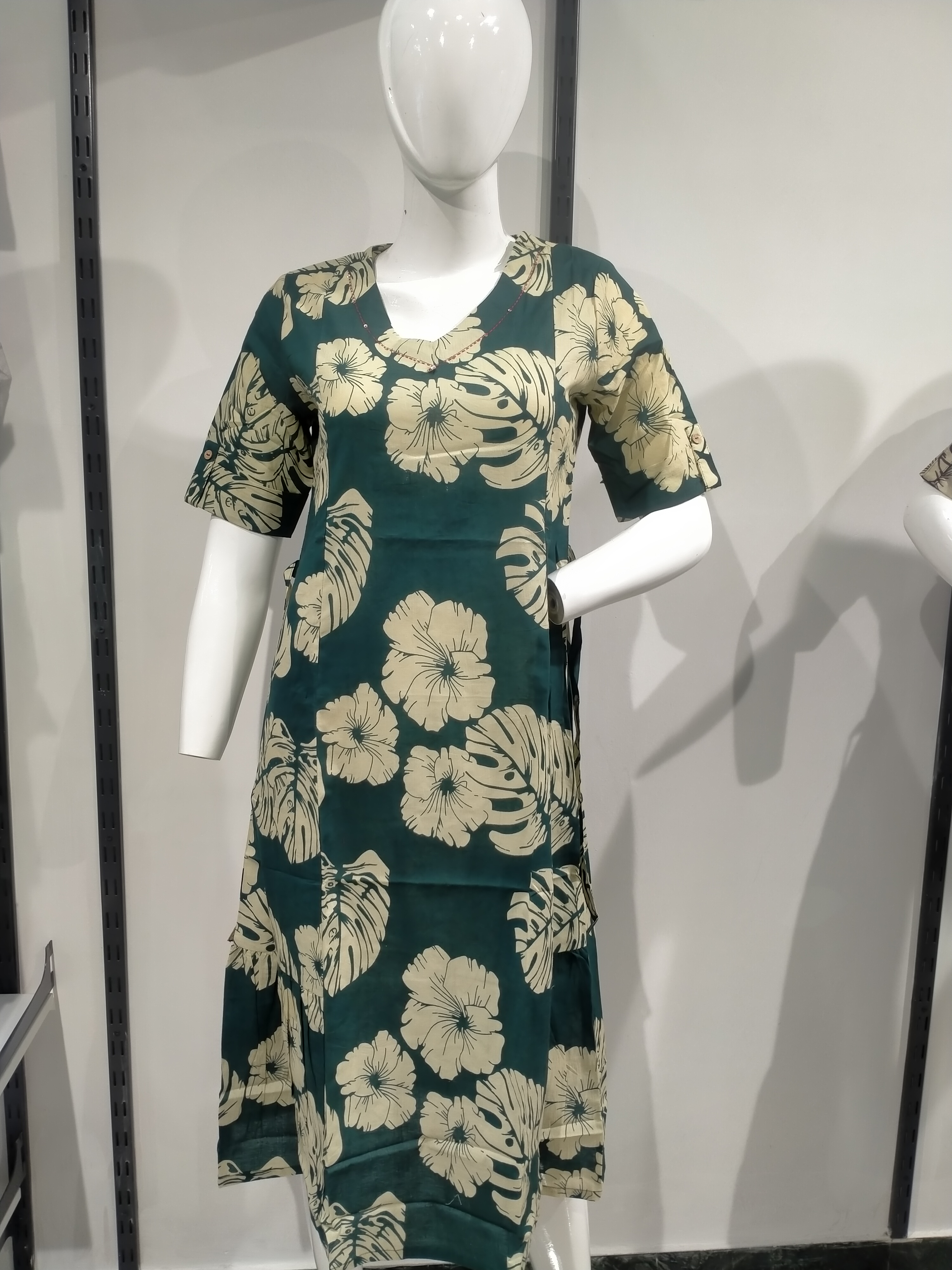 Aarohi Tropical Leaf Bloom Kurta (Aline)