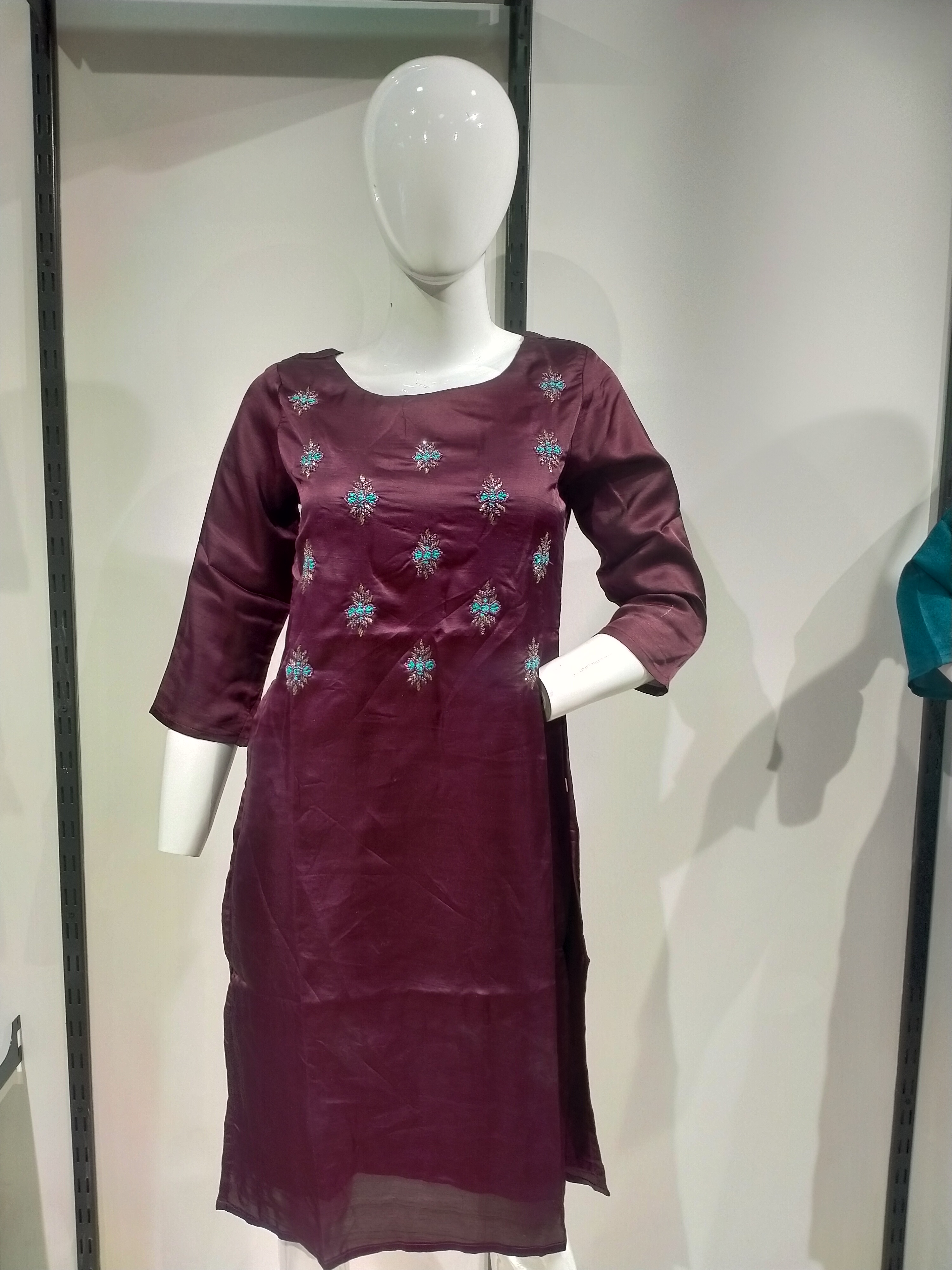 Aarohi Sequin Star Bust Kurta